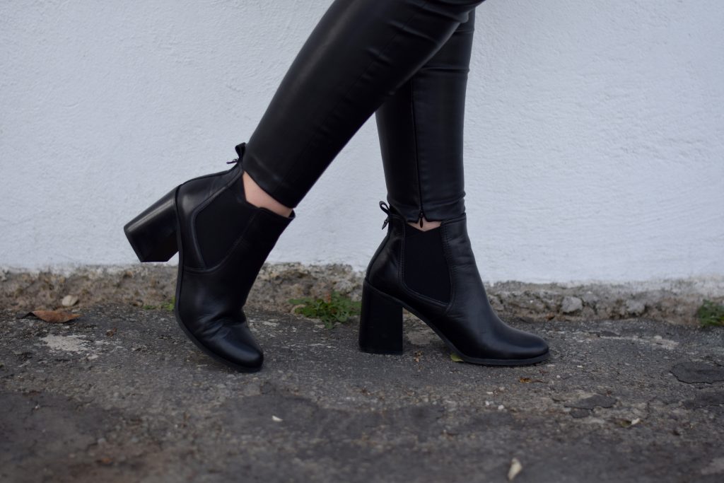 Leather Leggings Life - LaurenJaclyn.com